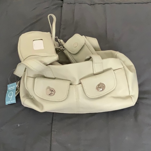 Purse - Picture 2 of 2